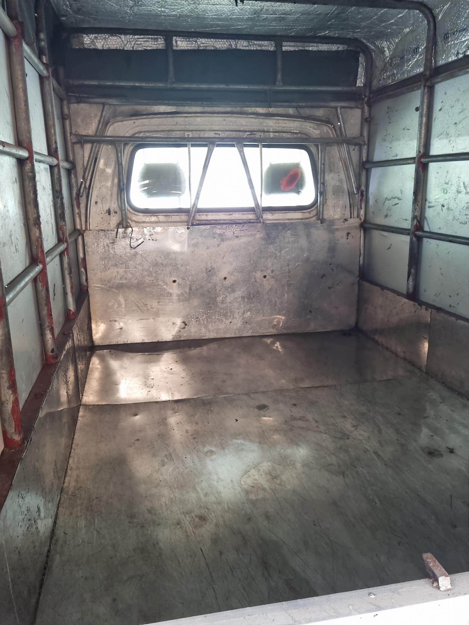 Bán xe tải 5 tạ cũ thùng bạt Suzuki tại Hải Phòng