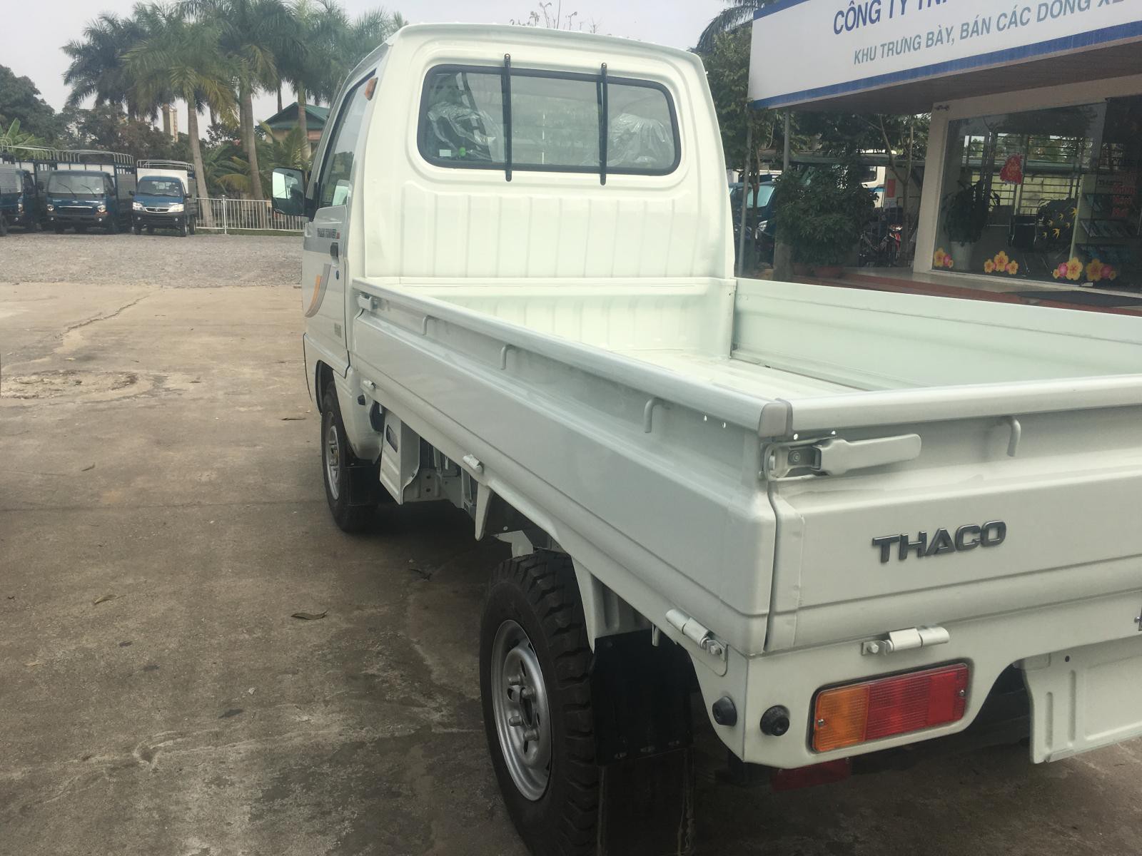 Bán xe Thaco Towner 800 2021, màu trắng thùng lửng, giá 176tr