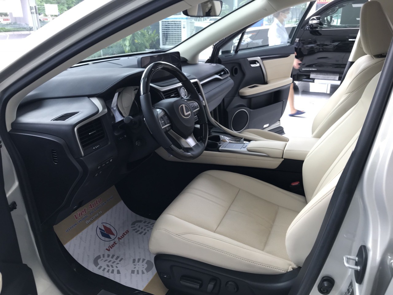 Bán Lexus RX450H bản xuất Mỹ màu vàng cất nội thất kem 2021 mới 100%