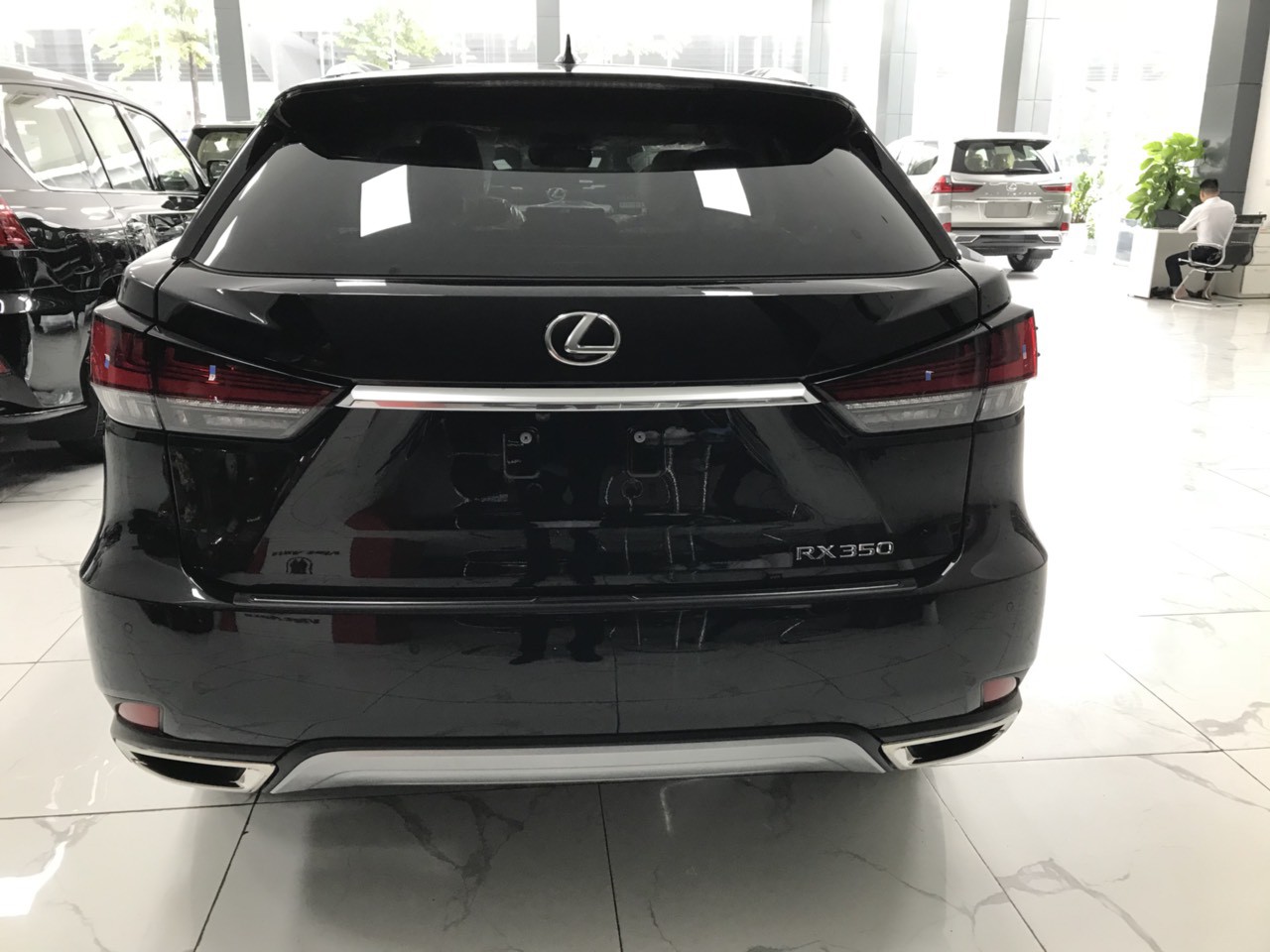 Bán xe Lexus RX350 Luxury bản Mỹ màu đen nội thất da bò sản xuất 2021 nhập mới