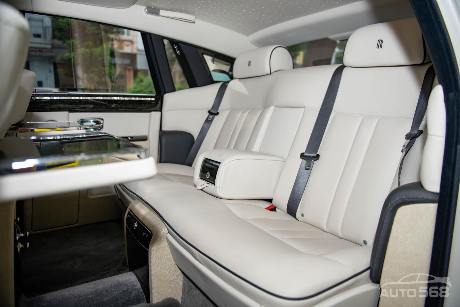 Bán xe Rolls-Royce Phantom 2015, màu trắng, xe siêu mới