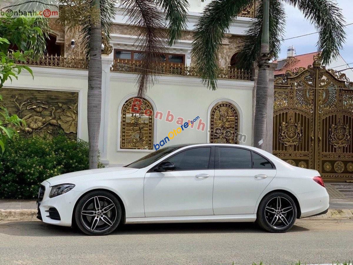 Bán Mercedes sản xuất 2019, màu trắng còn mới