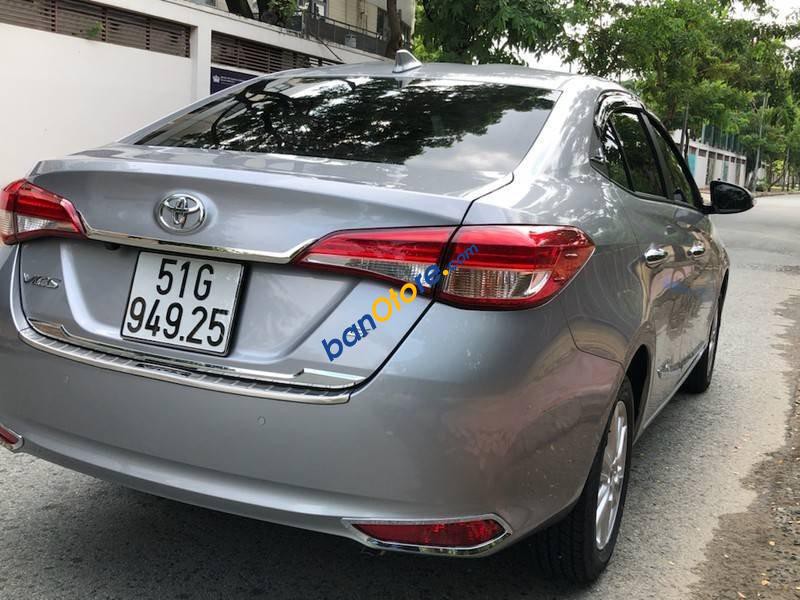 Bán xe Toyota Vios 1.5G năm 2019, màu bạc xe gia đình