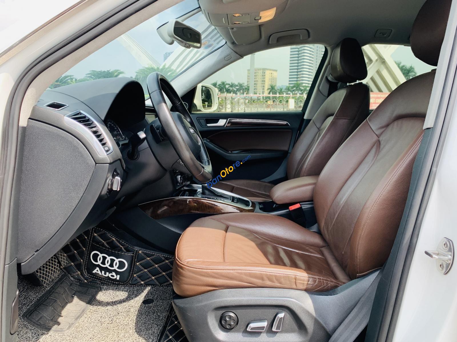 Bán Audi Q5 sx 2013 màu trắng, nội thất nâu cực đẹp