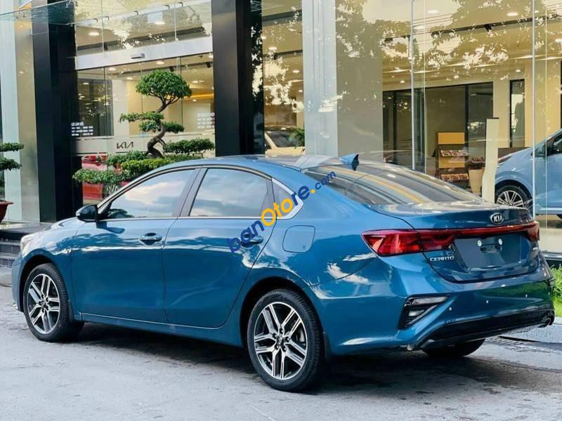 Bán ô tô Kia Cerato năm sản xuất 2021, màu xanh lam