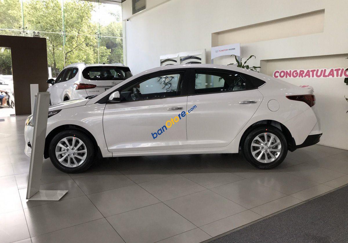 Bán Hyundai Accent 1.4 AT năm sản xuất 2021, màu trắng
