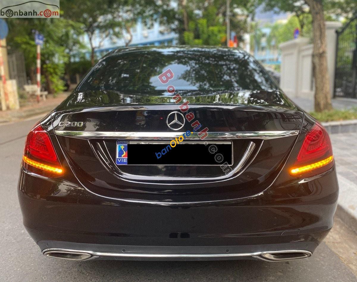 Bán Mercedes năm sản xuất 2019, màu đen còn mới