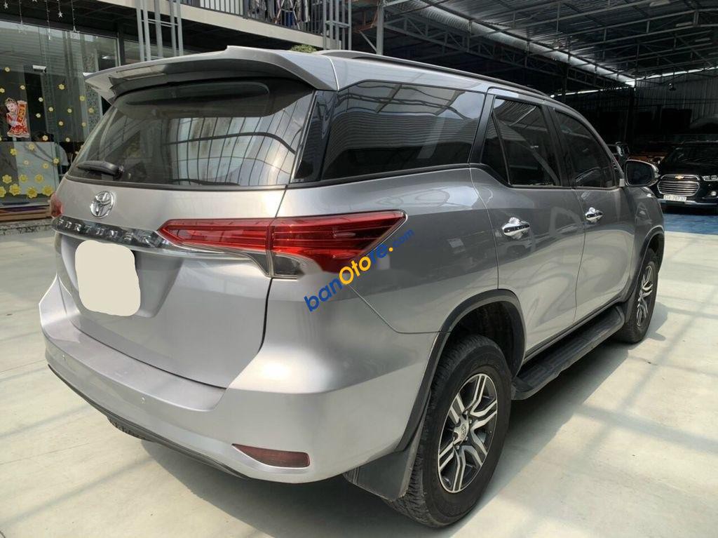 Bán Toyota Fortuner năm sản xuất 2017, màu bạc, nhập khẩu nguyên chiếc