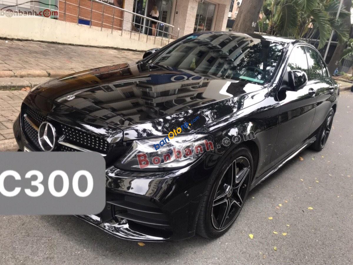 Bán Mercedes C300 sản xuất 2019, màu đen còn mới