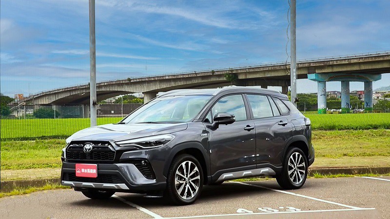 Toyota Cross có mức giá bán từ 730 – 928 triệu đồng