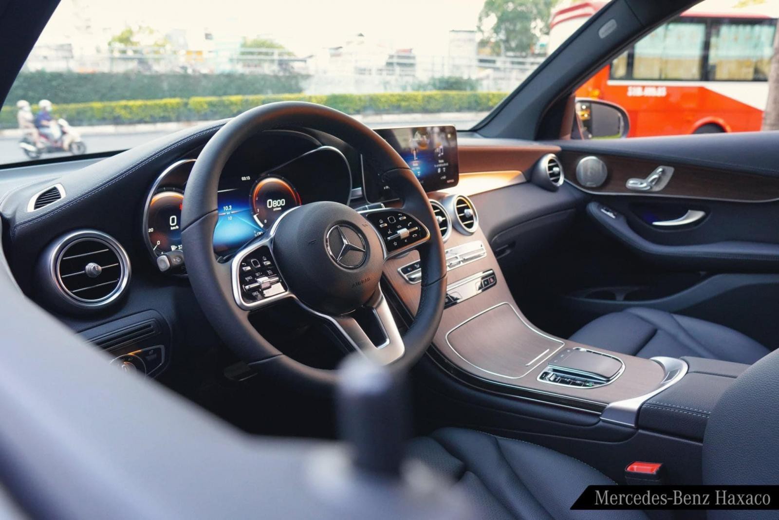 Mercedes-Benz GLC GLC200 4Matic 2022 2022 - Đại lý Haxaco - GLC200 4Matic thêm option, hưởng 50% trước bạ