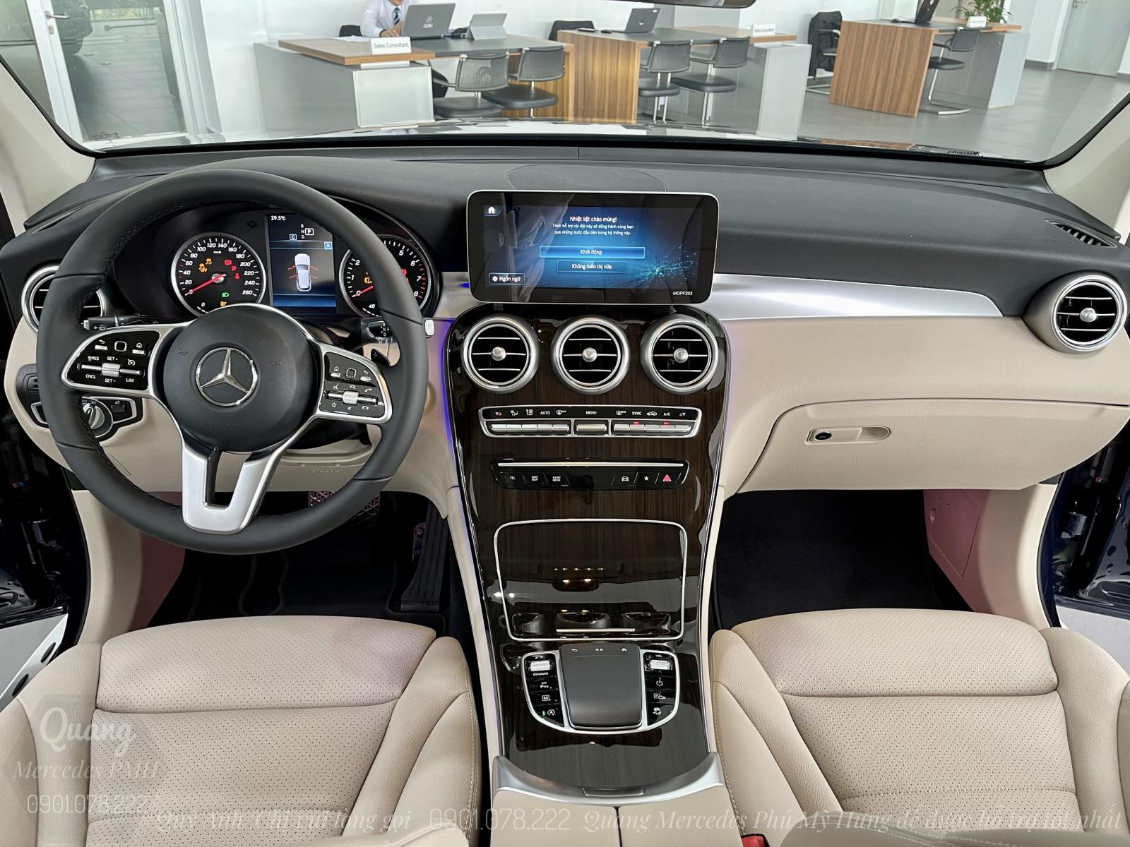 Mercedes GLC200 2022 Màu Đen ✅ Có Xe Giao Quận 1 ✅ Ưu đãi 50% phí trước bạ ✅ Chương trình cực ưu đãi