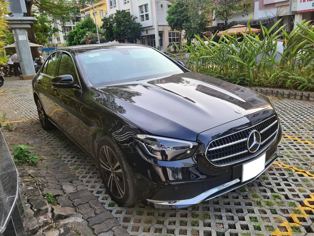 Mercedes-Benz E180 Facelift – XE DEMO HÃNG THANH LÝ, giao ngay