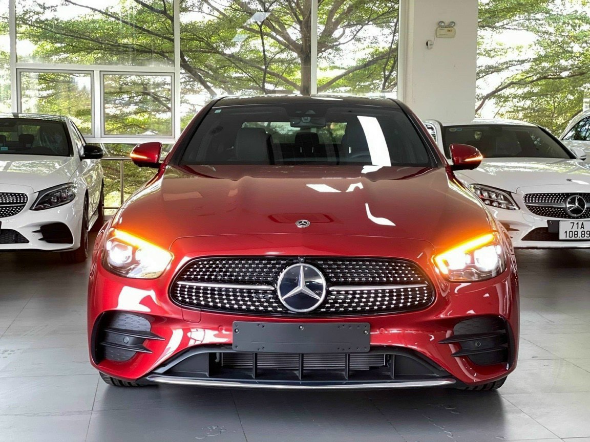 Mercedes E300 AMG 2022 | Màu Đỏ/Đen Giao Liền Huyện Củ Chi | Trả góp tới 80% | Quang Mercedes Phú Mỹ Hưng