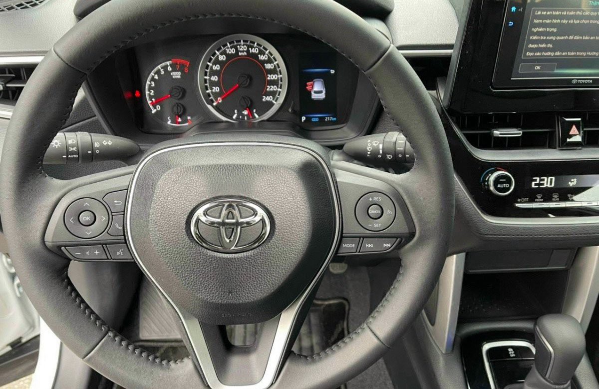 Toyota Corolla Cross siêu lướt chào với giá 825 triệu đồng, nhiều người lắc đầu ngao ngán