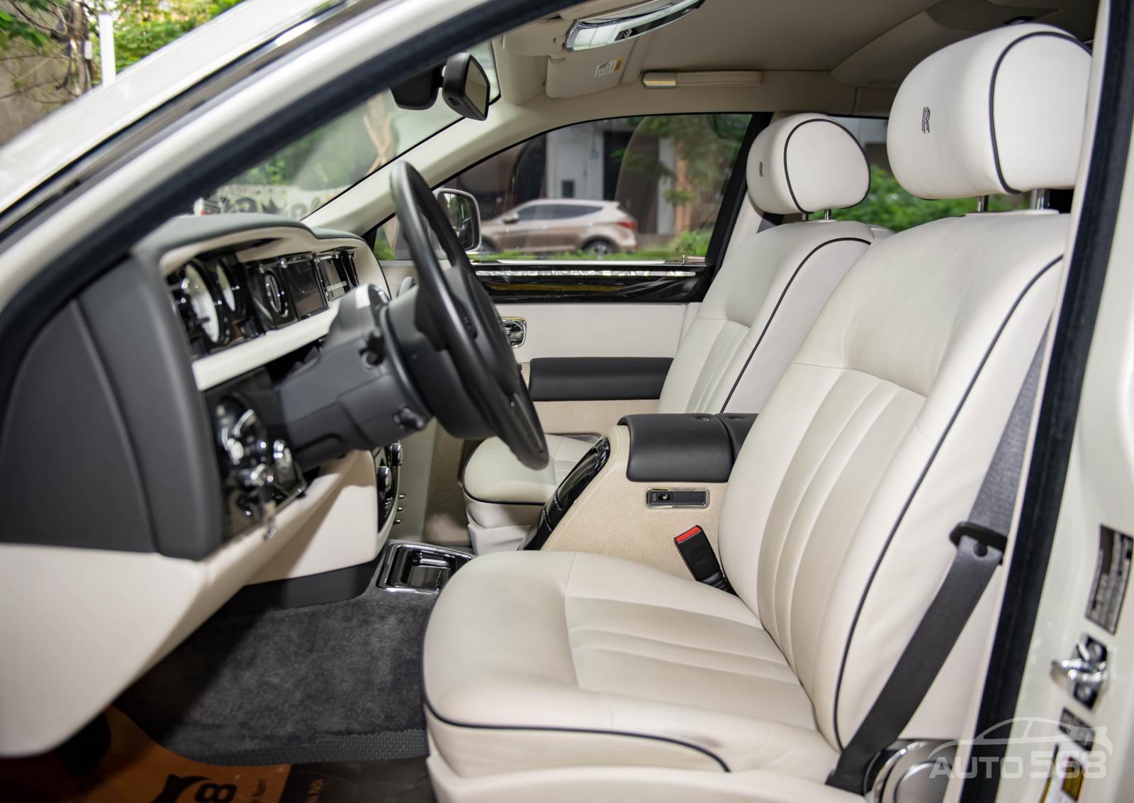 Rolls-Royce Phantom VII 2014 - Bán xe Rolls-Royce Phantom VII 2014, màu trắng, nhập khẩu nguyên chiếc Mỹ, siêu siêu mới, biển VIP
