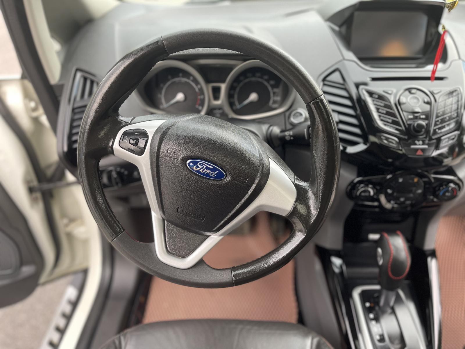 Ford EcoSport titanium 2015 - Cần bán lại xe Ford EcoSport titanium 2015, màu trắng