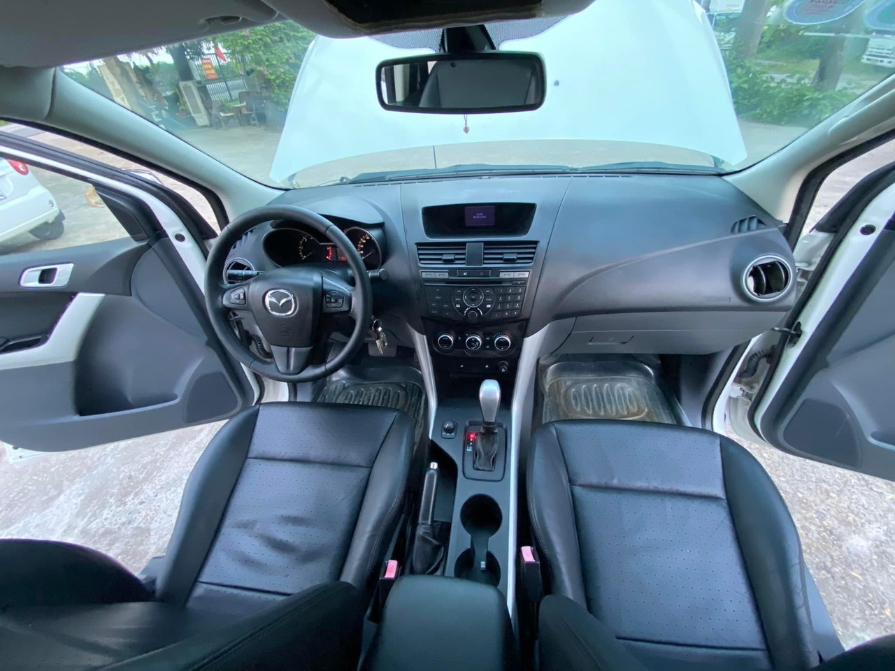 Mazda BT 50 2015 - Bán xe Mazda BT50 bản full 2 cầu số tự động 3.2 đời 2015.xe chính chủ đi giữ gìn