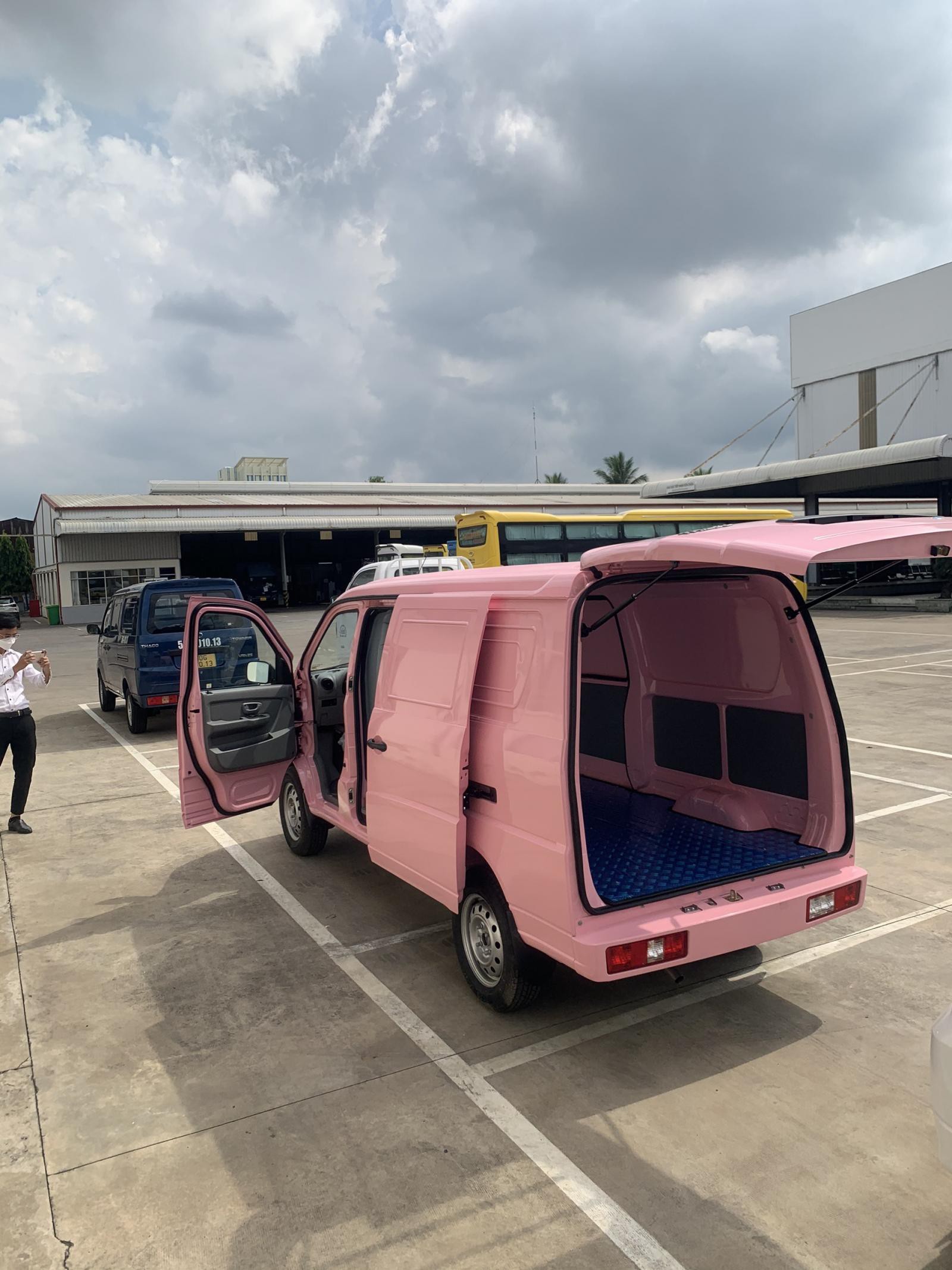 Thaco TOWNER 2022 2022 - Xe tải Thaco Towner Van 2S , xe mới , có sẵn giao ngay hỗ trợ góp 70% , giá cả hợp lý