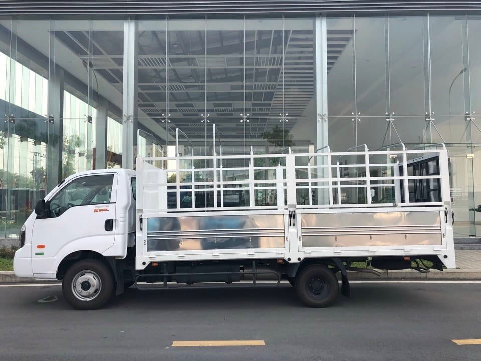 xe thaco k250L tải 2.3 tấn thùng dài 4.5M Bình Dương 