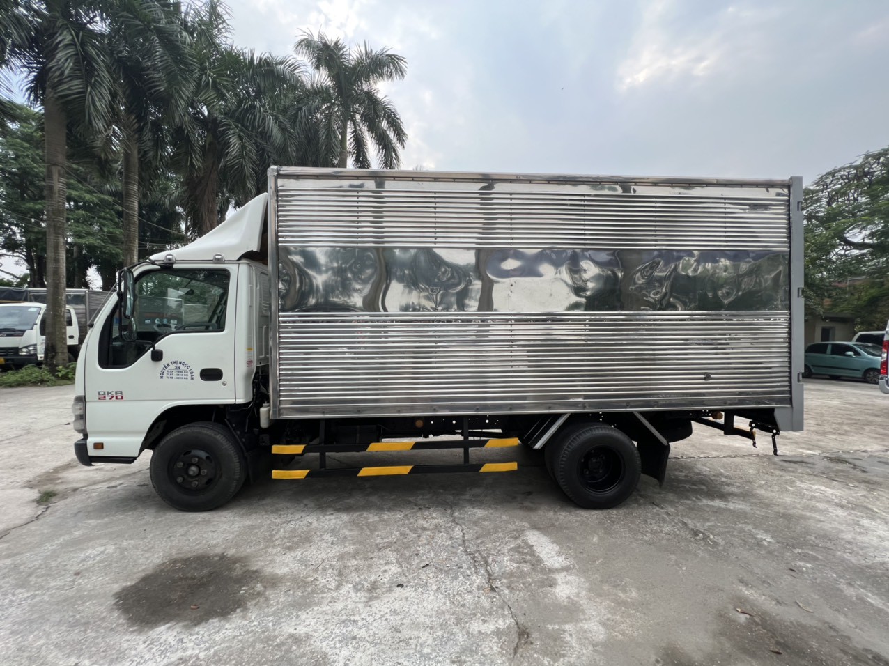 Isuzu QKR 2018 - Bán xe tải thùng kín Isuzu QKR 270 đời 2018,xe 8 vạn