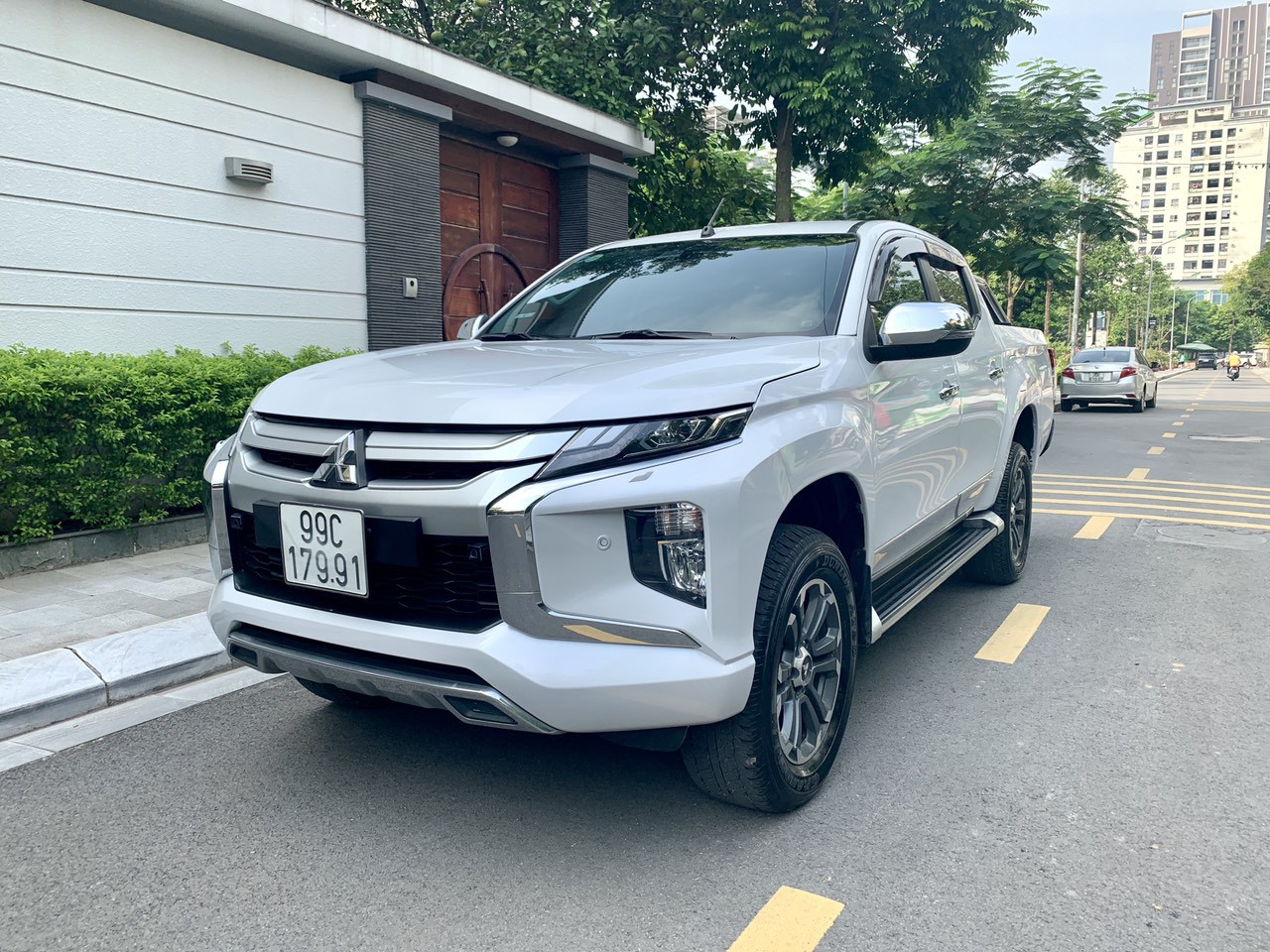 Bán Mitsubishi Triton 4x4AT Mivec Premium 2019, màu trắng, nhập khẩu