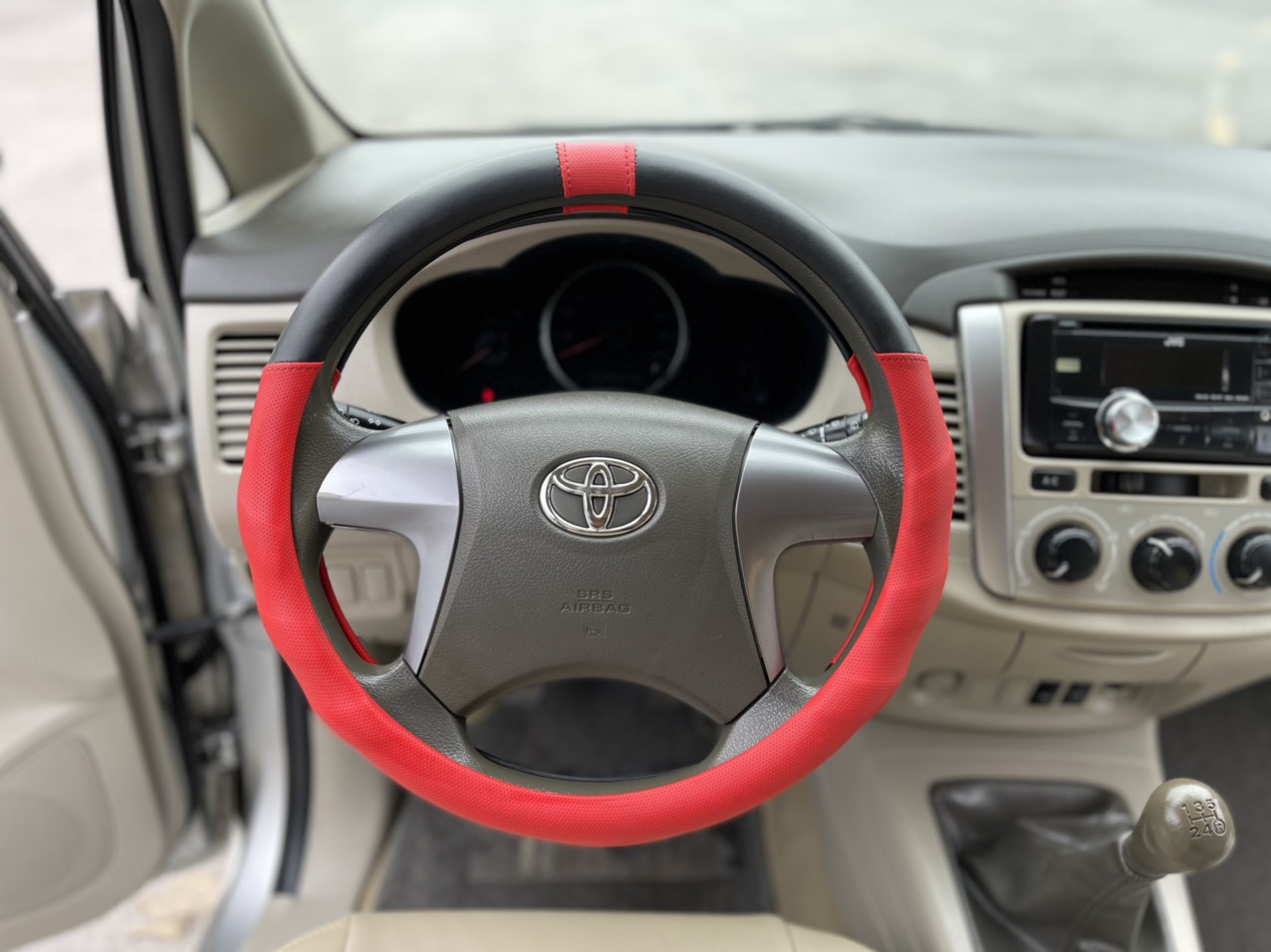Toyota Innova 2.0E 2015 - Cần bán xe Toyota Innova 2.0E 2015