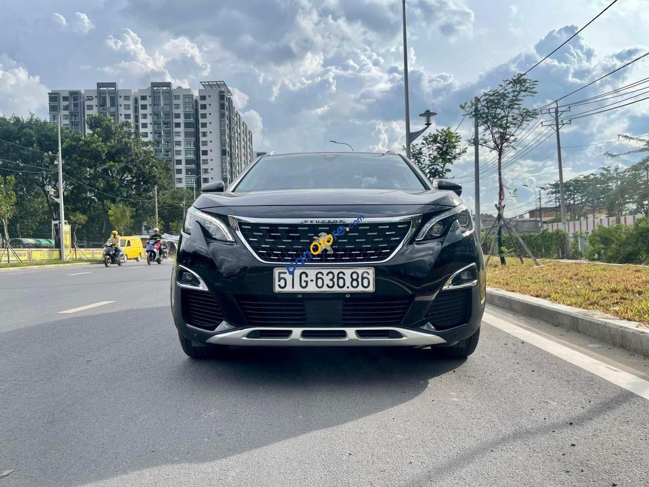 Peugeot 2018 - Màu đen full option