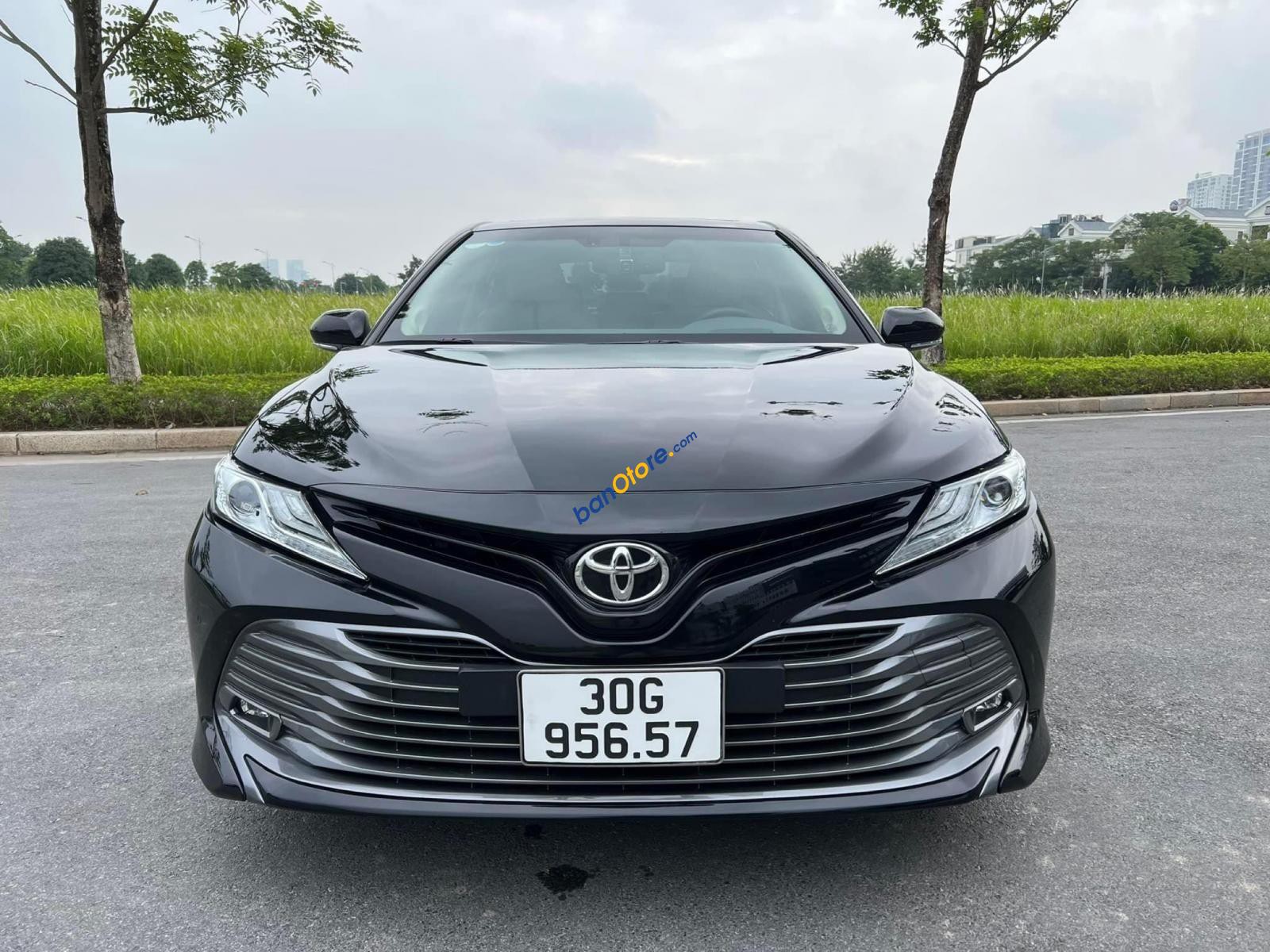 Toyota Camry 2021 - Nhập khẩu nguyên chiếc, giá 1 tỷ 235tr