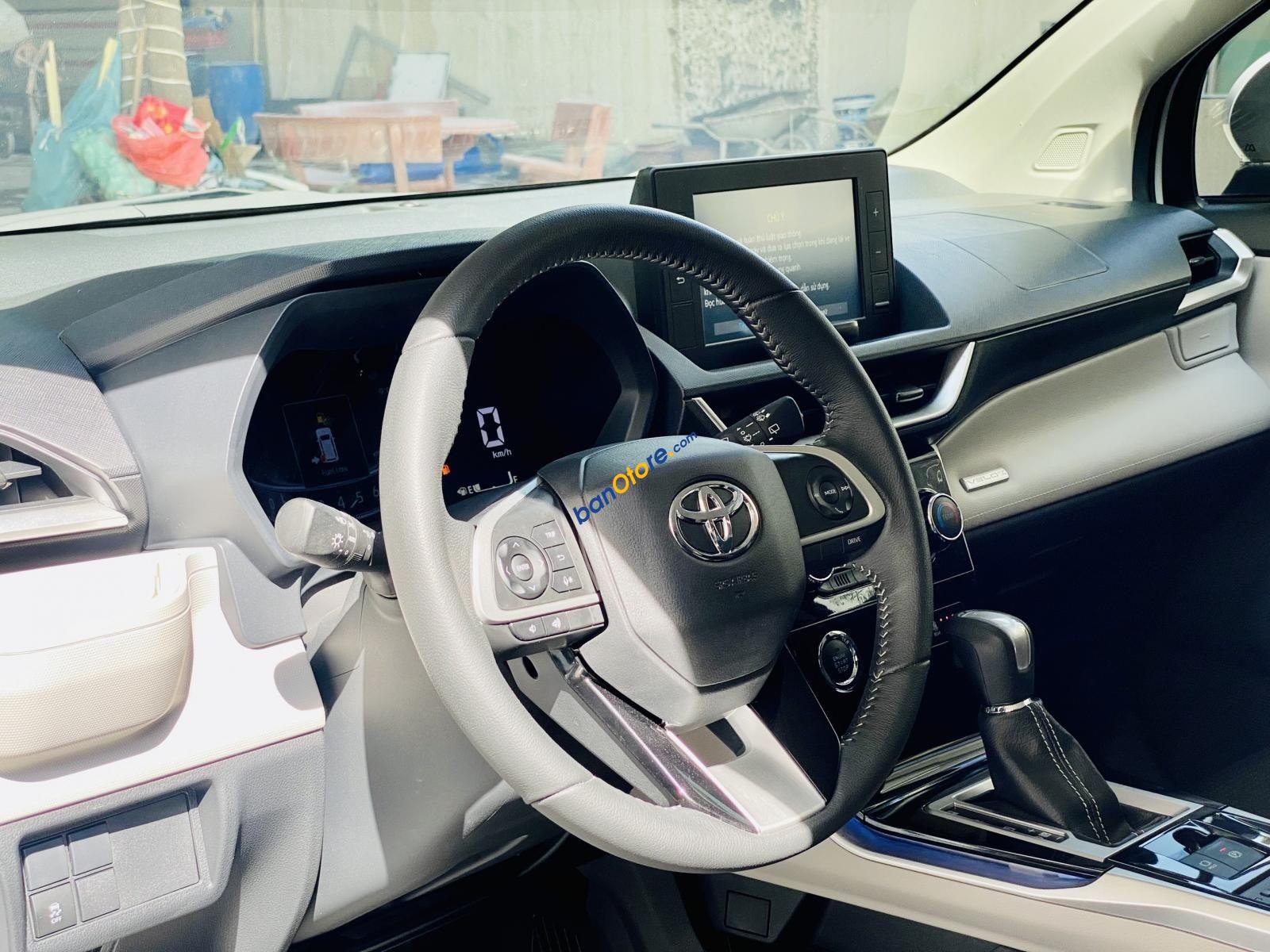 Toyota Veloz Cross 2022 - Tặng 1 năm chăm xe bảo dưỡng miễn phí