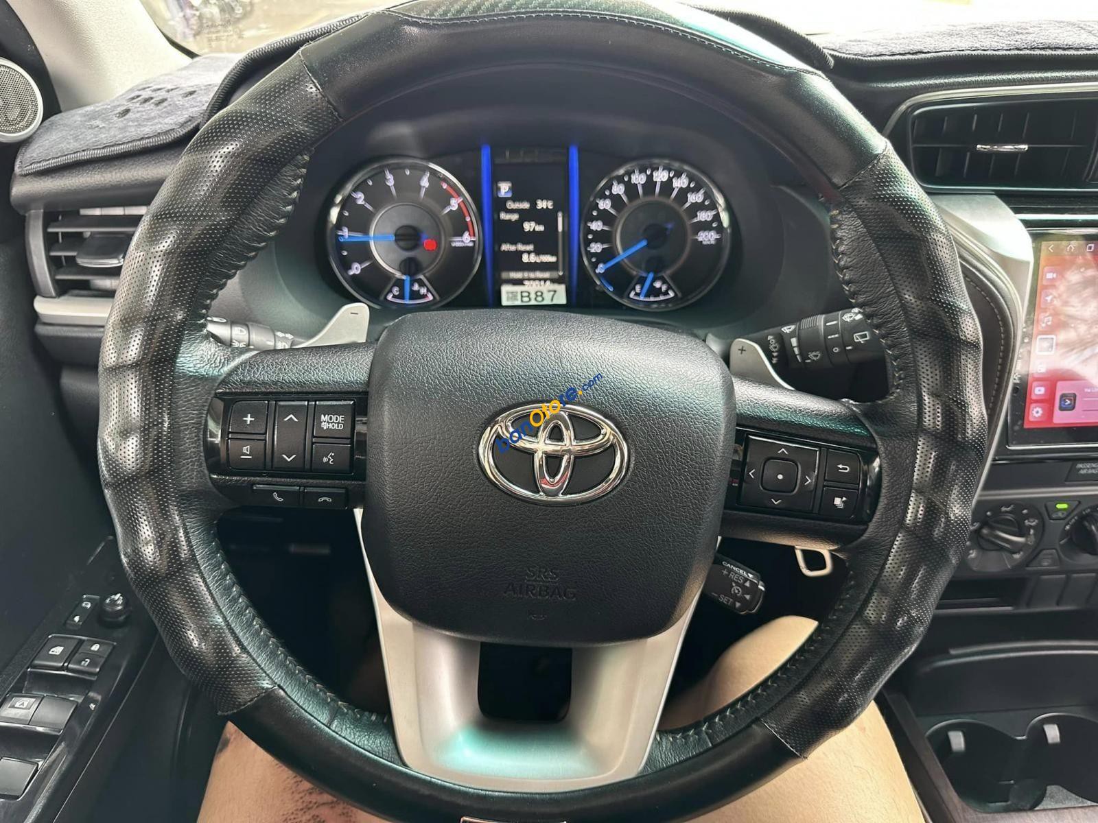 Toyota Fortuner 2019 - Màu trắng