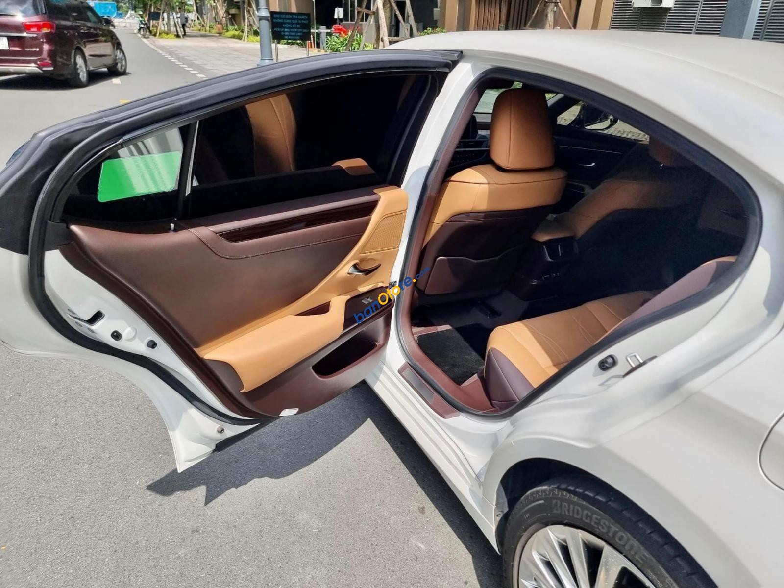 Lexus ES 250 2020 - Xe màu trắng, xe nhập