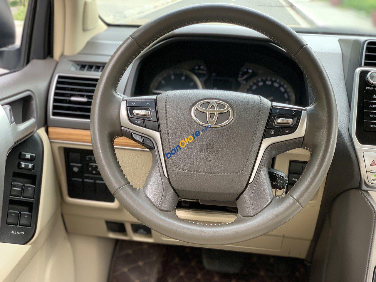 Toyota Land Cruiser Prado 2018 - Xe màu trắng, nhập khẩu nguyên chiếc