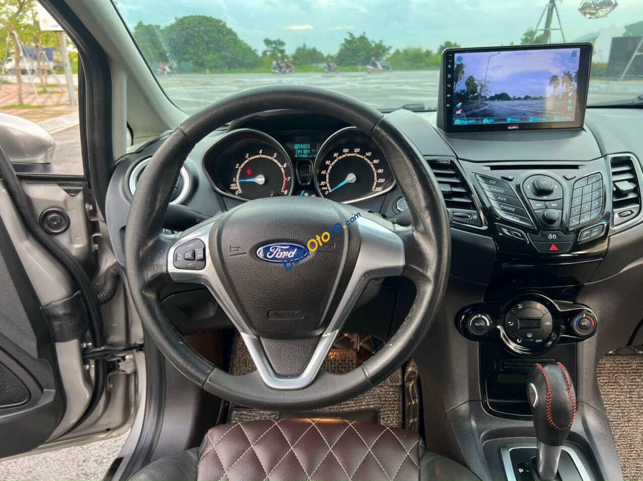 Ford Fiesta 2014 - Giá 305tr