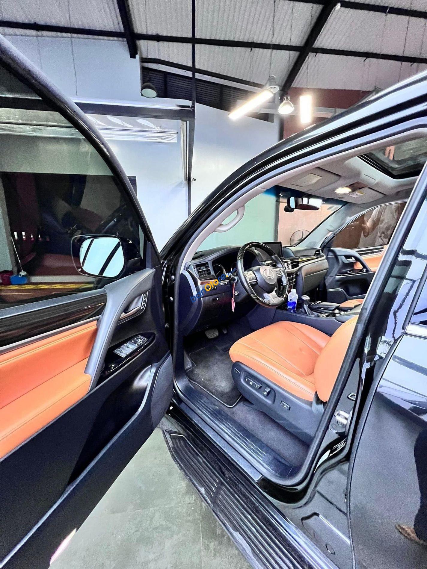 Lexus LX 570 2019 - Xe màu đen, nhập khẩu nguyên chiếc