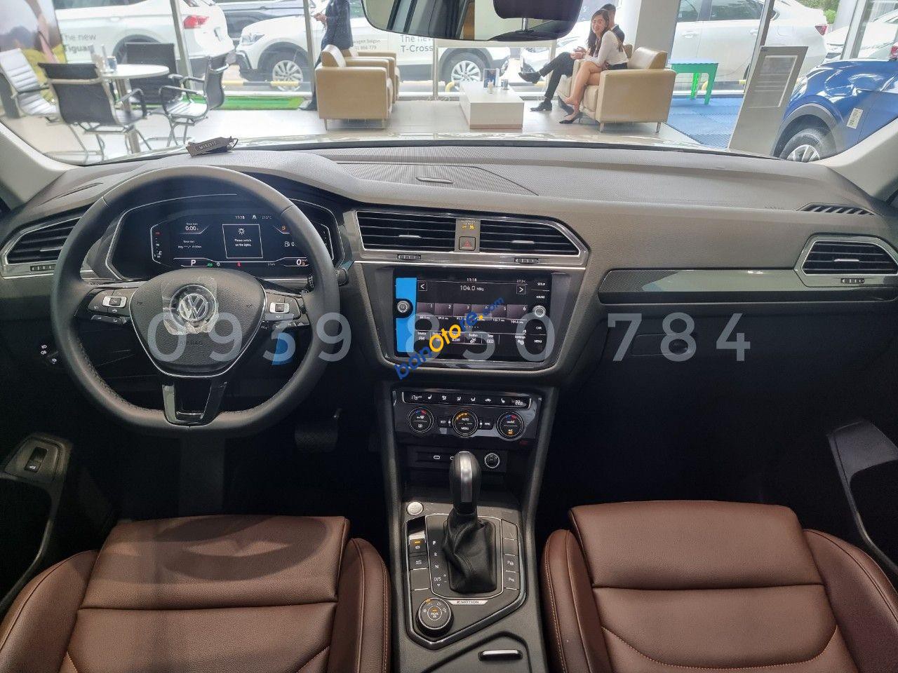Volkswagen Tiguan 2022 - Tiguan Elegance trắng duy nhất giao ngay giảm 100tr trước bạ