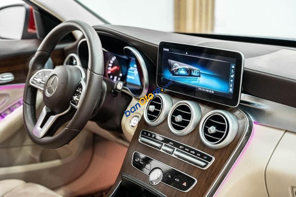 Mercedes-Benz C200 2021 - Màu đỏ, nhập khẩu
