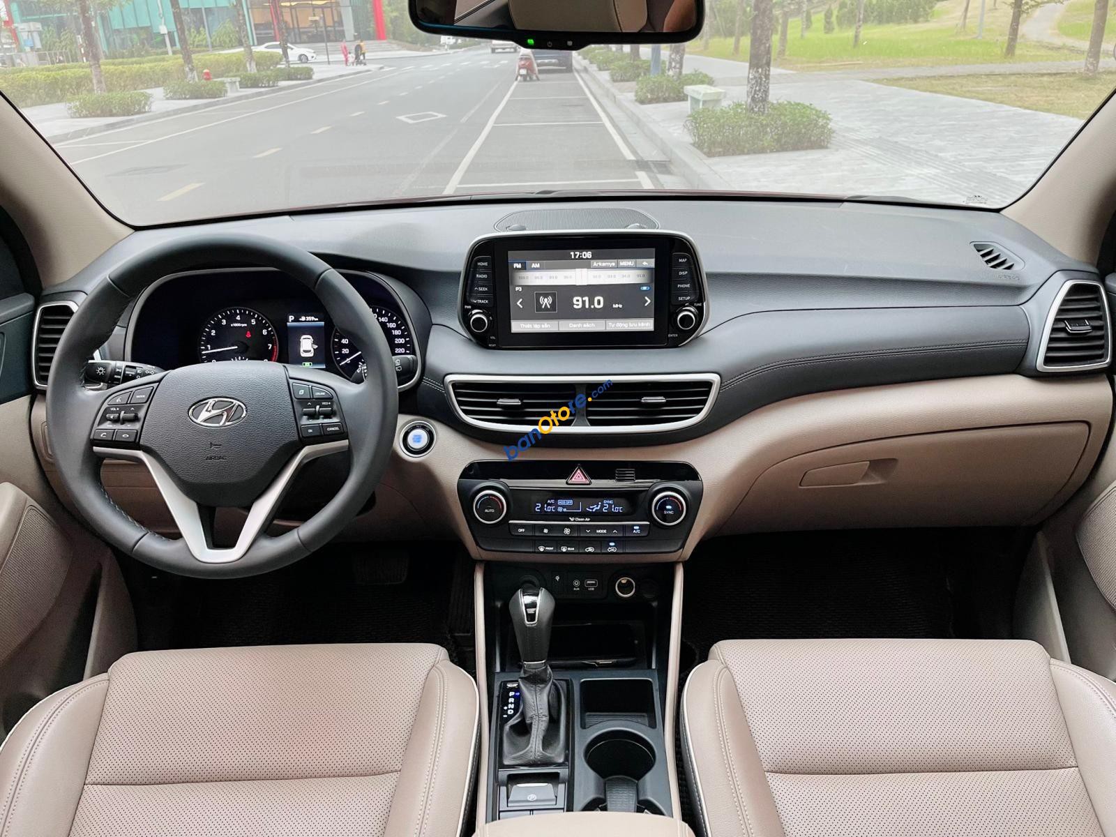 Hyundai Tucson 2021 - Bán xe ít sử dụng giá chỉ 879tr
