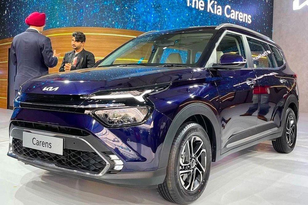 Kia Carens ra mắt