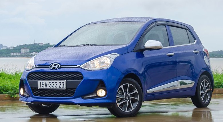 Hyundai i10 màu xanh