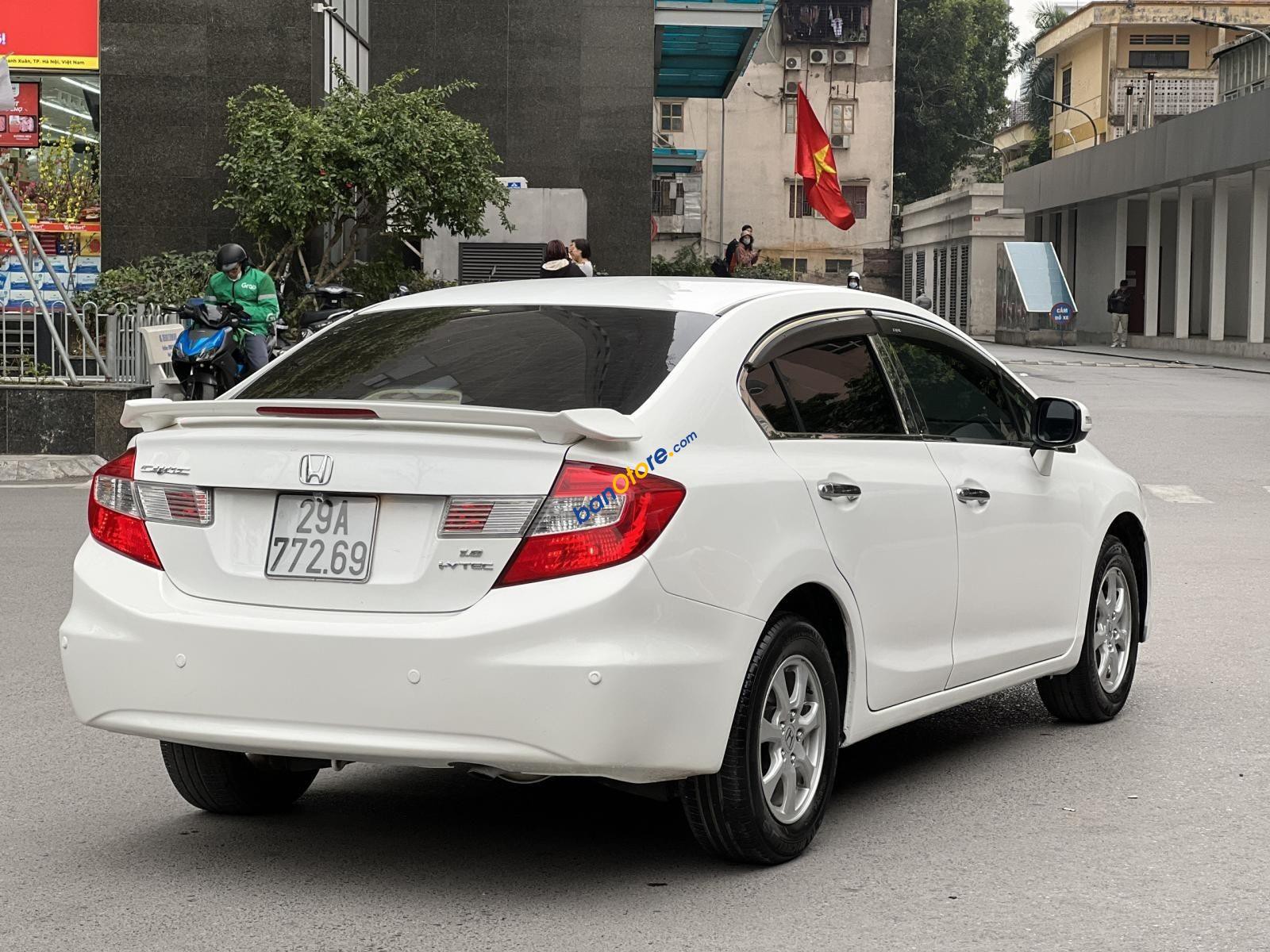 Honda Civic 2013 - Màu trắng, đăng ký lần đầu 2013