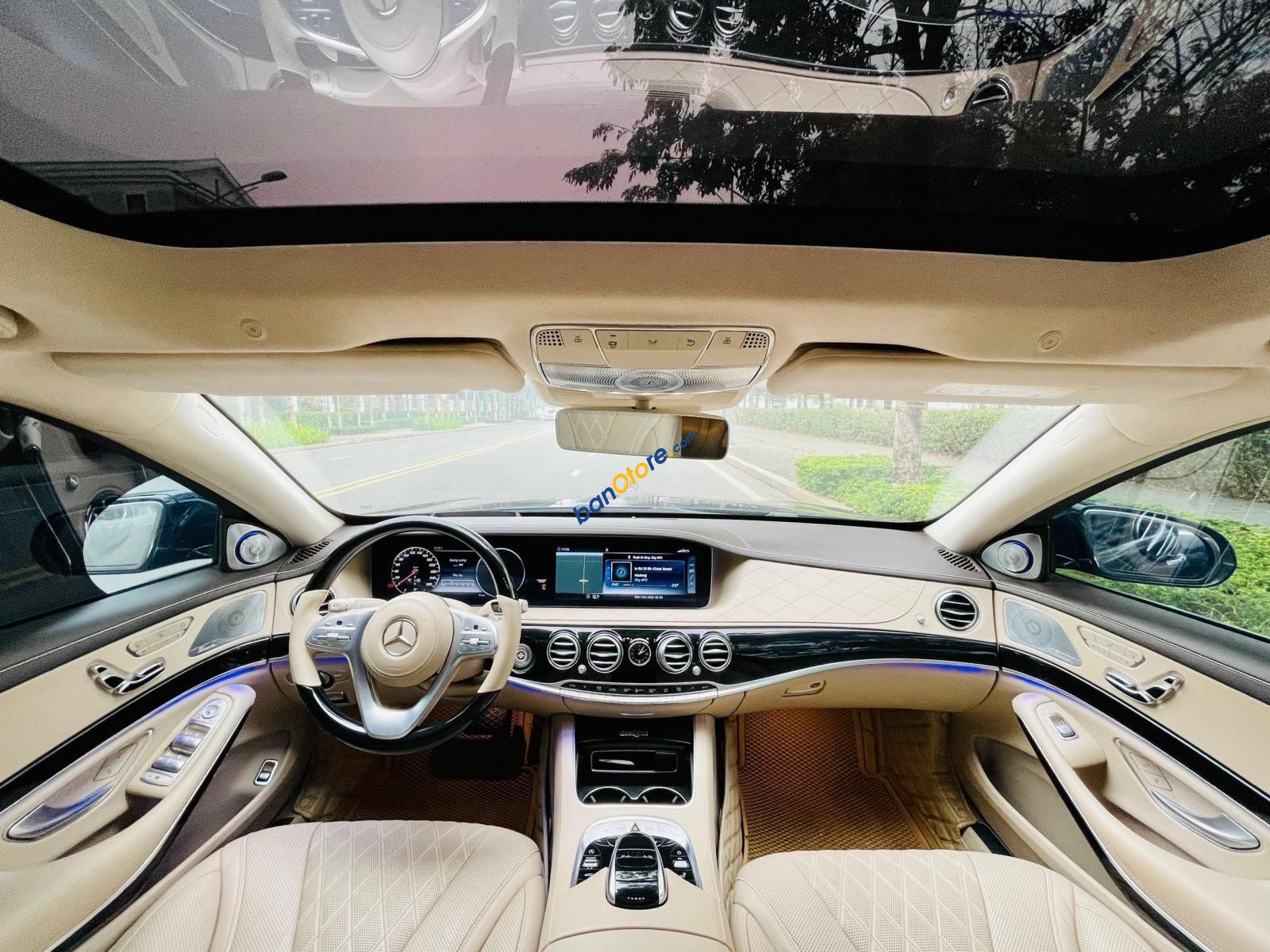 Mercedes-Benz 2019 - Màu xanh cavansite nội thất kem, chạy hơn 3 vạn siêu mới
