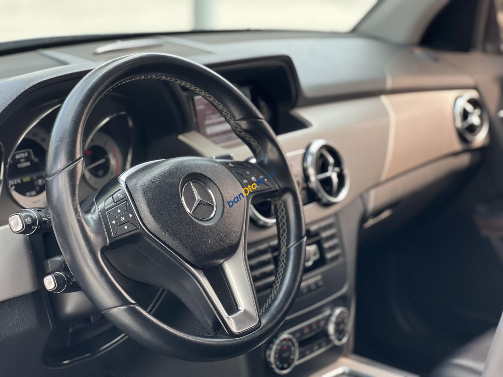 Mercedes-Benz GLK 220 2013 - Xe bảo dưỡng hãng định kỳ đầy đủ, chủ đi giữ gìn, giá tốt giao ngay