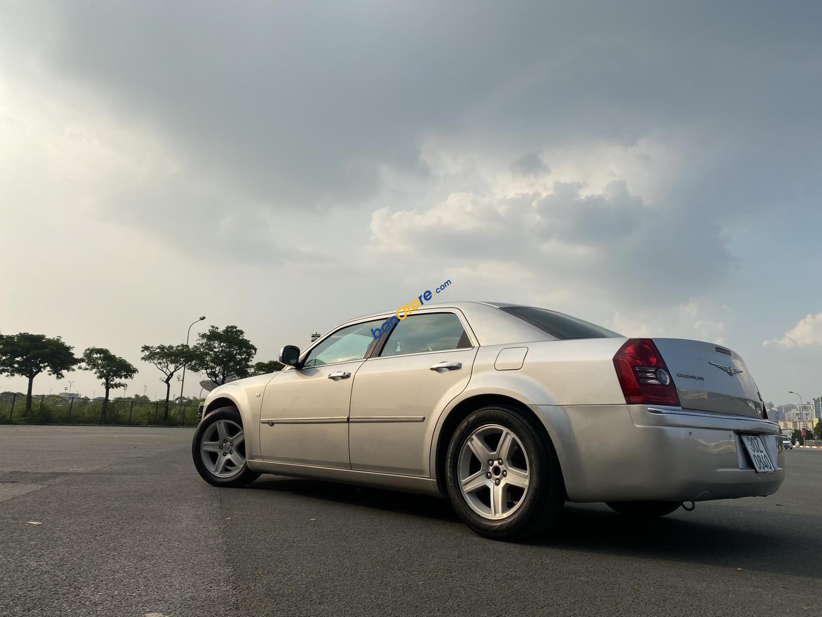 Chrysler 300C 2008 - Động cơ V6 mạnh mẽ
