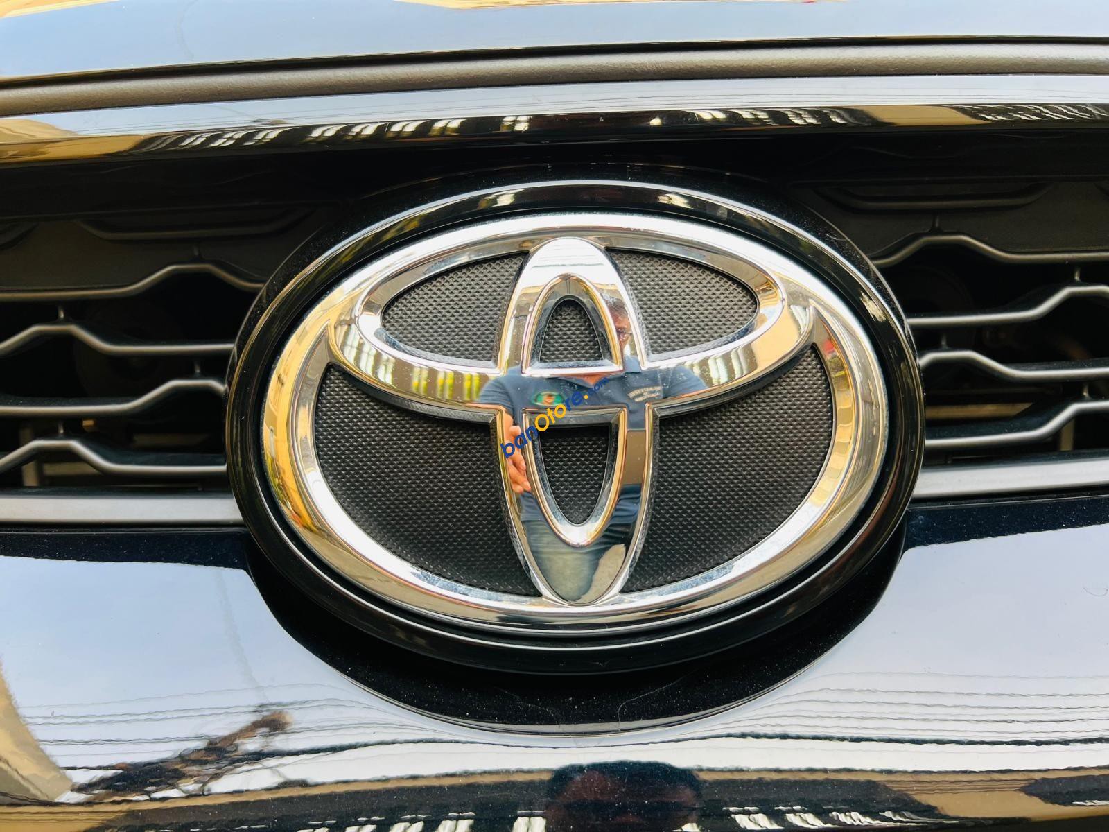 Toyota Fortuner 2022 - Số tự động máy dầu cao cấp, xe chạy 14.000km bao check hãng