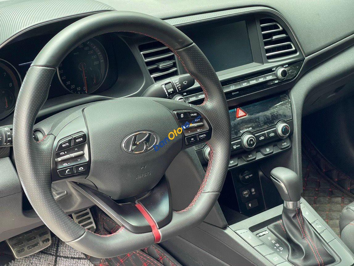 Hyundai Elantra 2019 - Giá 625tr
