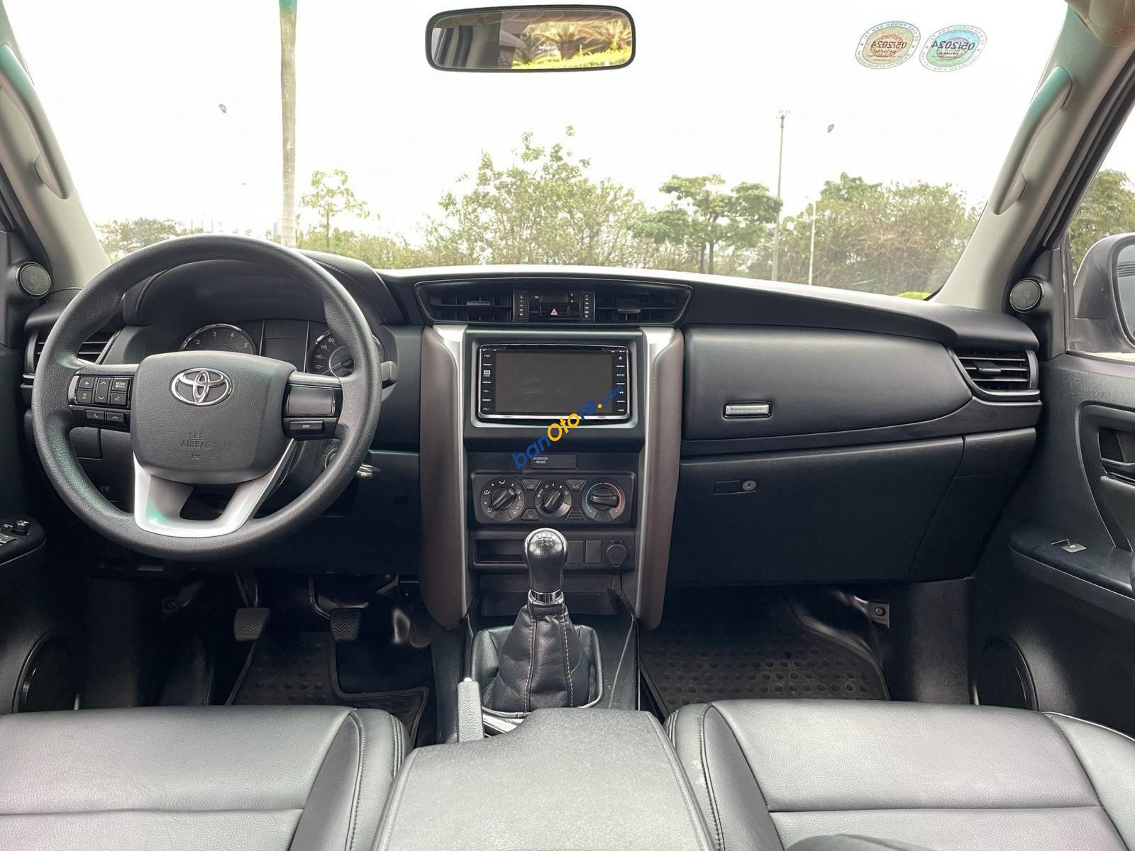Toyota Fortuner 2017 - Xe màu trắng giá hữu nghị