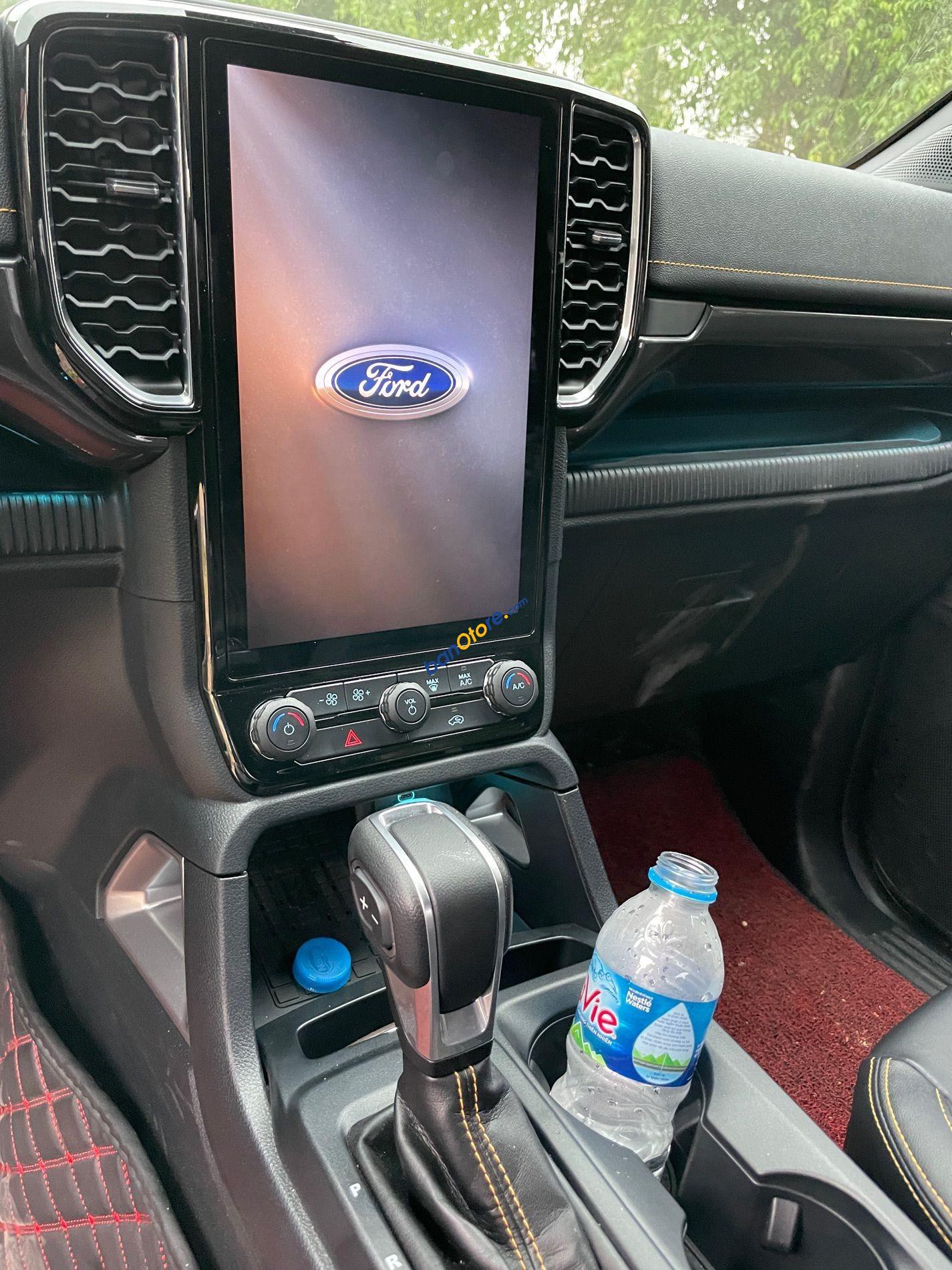 Ford Ranger 2022 - NextGen 2023 siêu mới 9000km - Vỏ xe sơn zin không 1 vết xước tăm, giá khấu hao quá nhiều