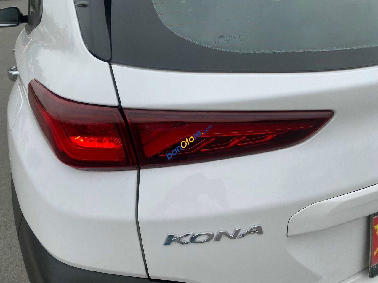 Hyundai Kona 2018 - Bán xe còn mới giá chỉ 562tr