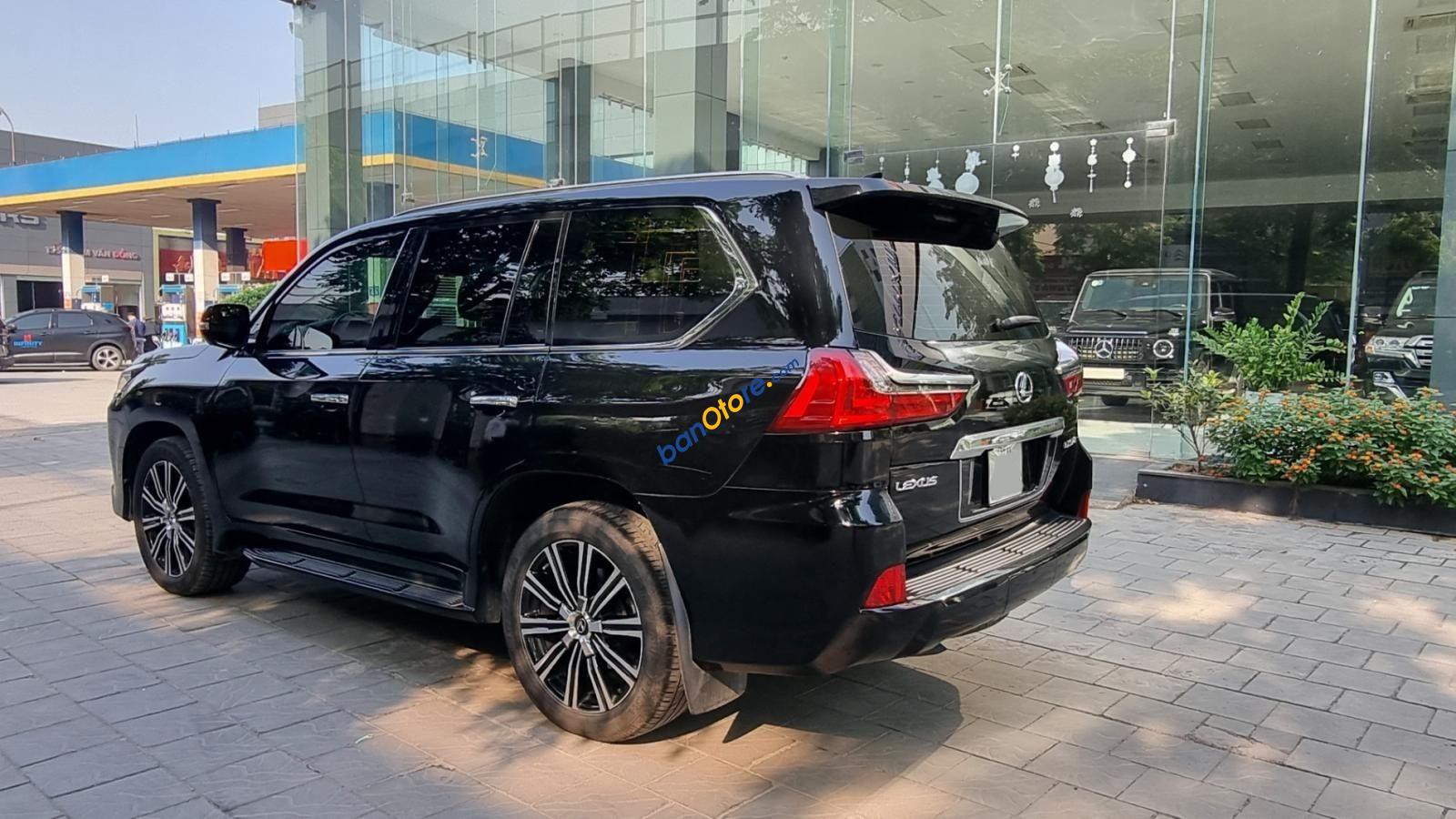 Lexus LX 570 2018 - Màu đen, tên công ty